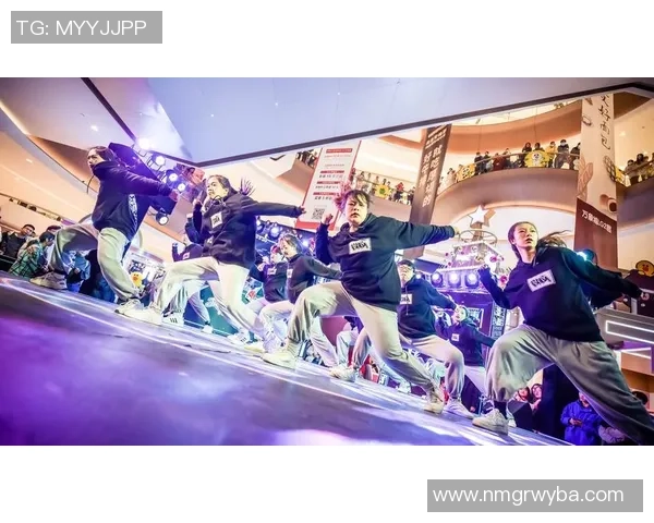 武汉飞盘队在世界街舞大赛中的节奏表现精彩纷呈引发热议 武汉飞盘队在世界街舞大赛中的节奏表现精彩纷呈引发热议